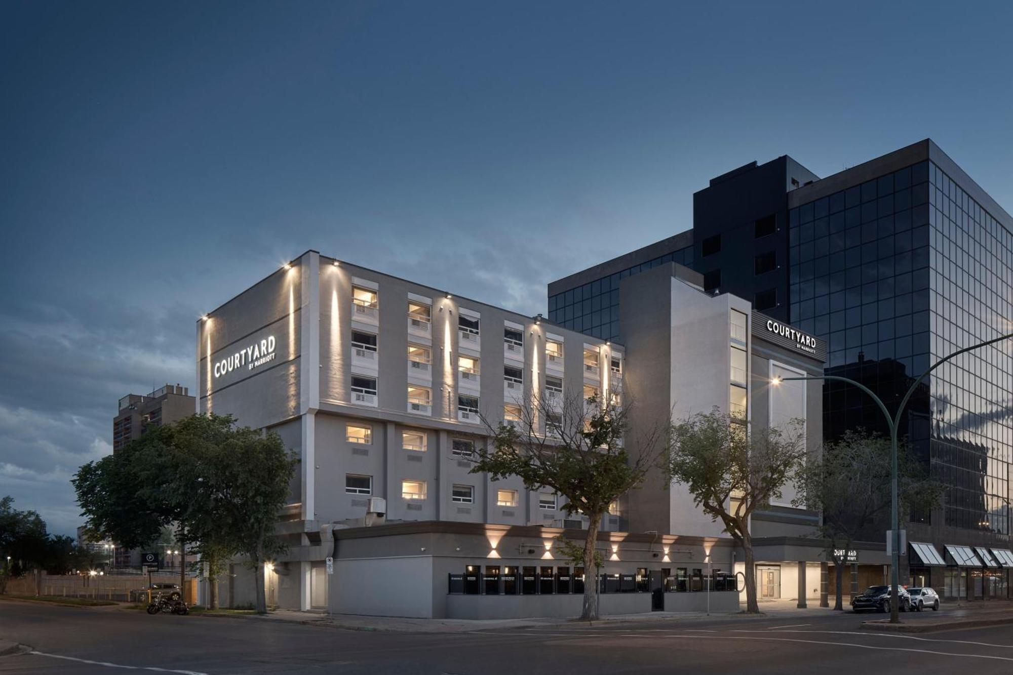 Courtyard By Marriott Regina Downtown Hotell Exteriör bild