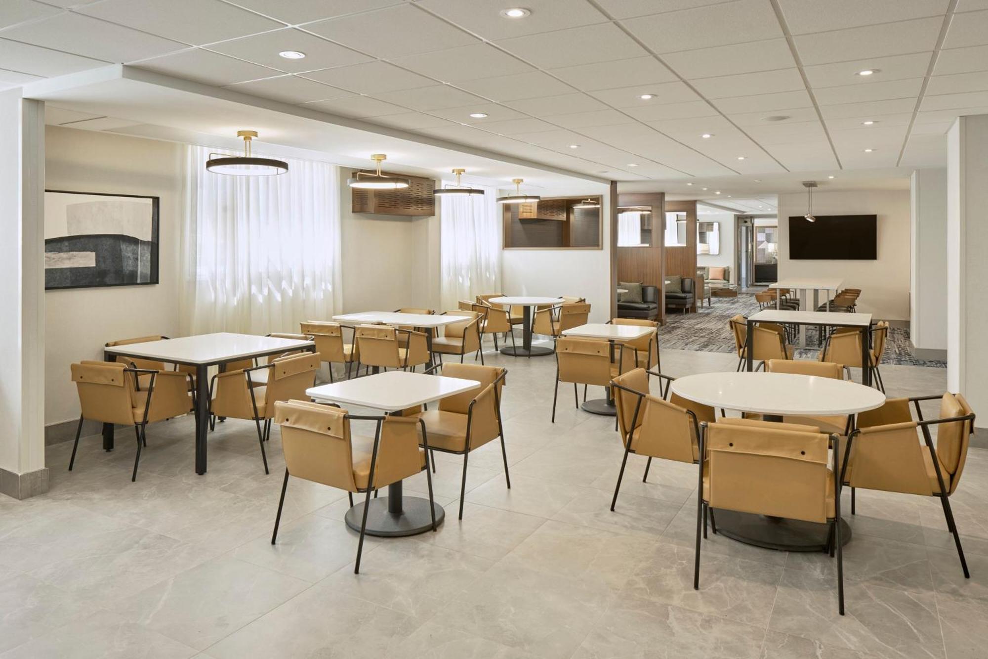 Courtyard By Marriott Regina Downtown Hotell Exteriör bild