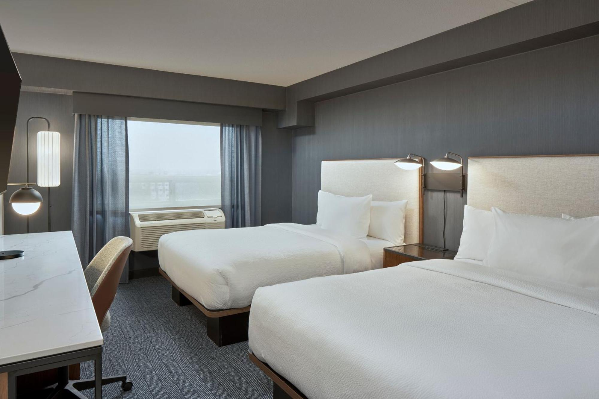 Courtyard By Marriott Regina Downtown Hotell Exteriör bild