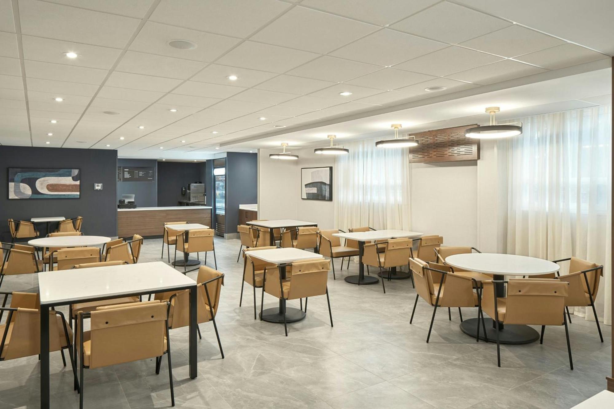 Courtyard By Marriott Regina Downtown Hotell Exteriör bild